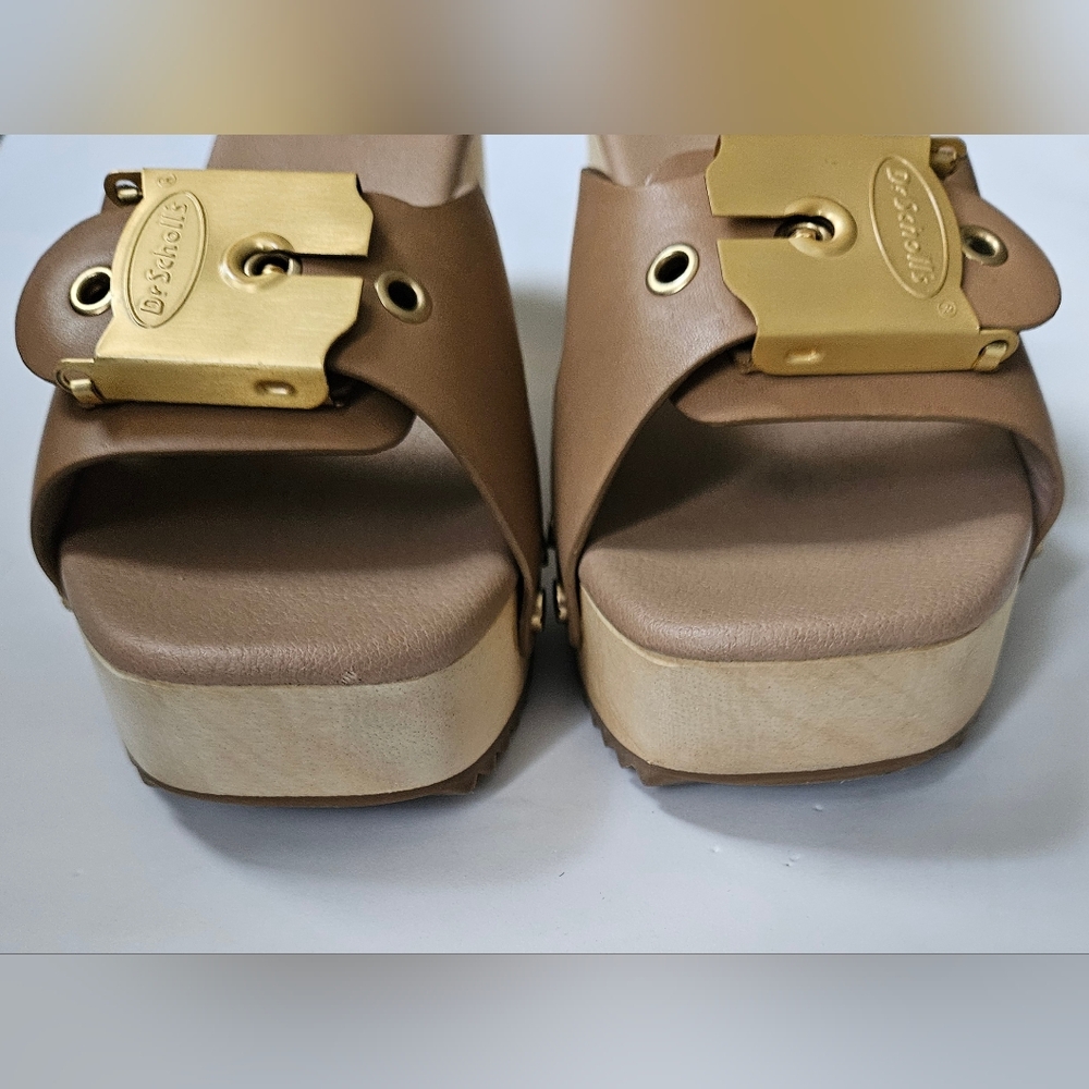 Dr. Scholl's Tan Sandals with Leather Straps and Wooden Sole - Picture 11 of 14